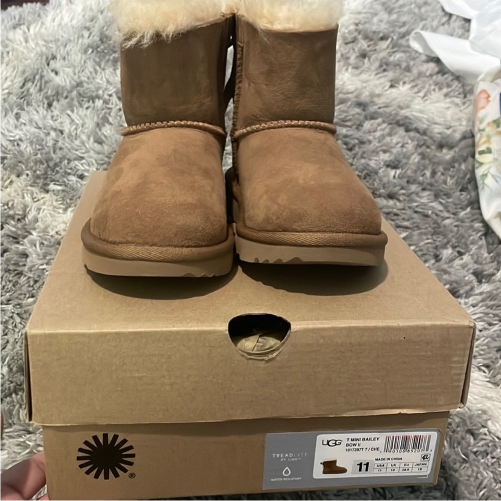 Uggs mini bailey bow